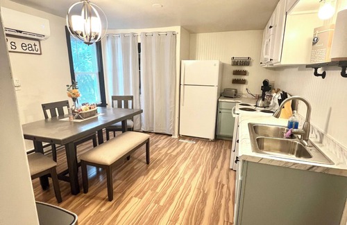 Billings House | Come and stay at Emerald Cottage, your mini home away from home.