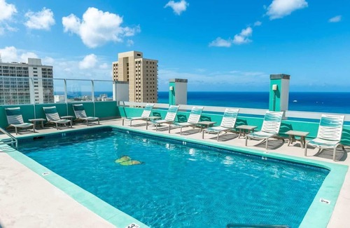 Waikiki Hotel | Come Create Memories w/Fun-filled Adventures at this Paradise! Rooftop Pool!