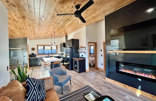 Helena House | Come feel at home at "The Roost." This custom new home is close to everything.