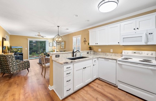 Pawleys Island Condo | Come Play Around in this Ground Floor Beautiful Condo at True Blue Golf Resort