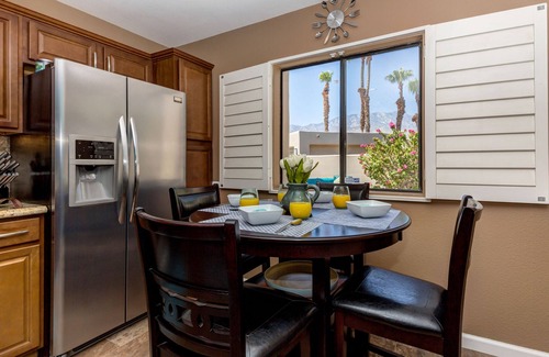 Palm Springs Condo | Come Relax, Downwind & enjoy the sun in Palm Springs