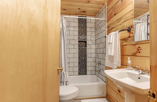 Rogers Cottage | Come relax in our cozy cottage nestled in the woods overlooking Lake Millie.