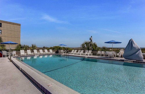 Fernandina Beach Hotel | Come relax in the gentle ocean breeze at the only oceanfront motel on Amelia Island, FL. Our rooms provide a clear view of the ocean, as well as, direct access to the Atlantic Ocean. No streets to cross or cars to dodge, just you, your family, and th