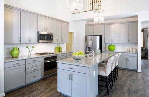 Maple Heights House | Come stay a night or two!