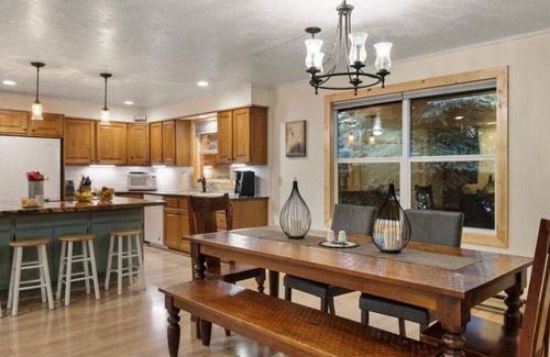 Island Park Apartment | Come stay at the Moose Jam!