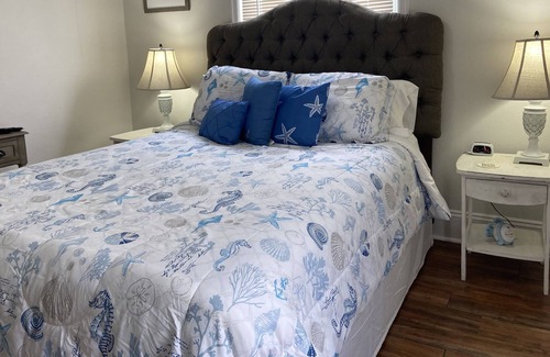 Gulfport House | Come stay at the Sand Dollar Cottage and hop down to the beach!!
