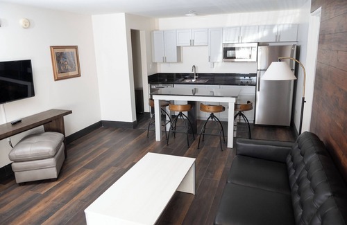 Minden Hotel | Come stay in this 1st floor 2 bedroom suite!