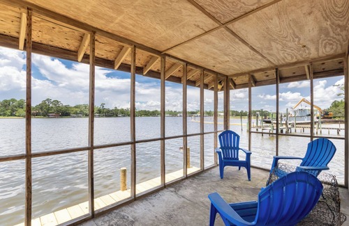 Gulf Shores House | Come & unwind at Bama Breeze, a peaceful hideaway on Bon Secour Bay.