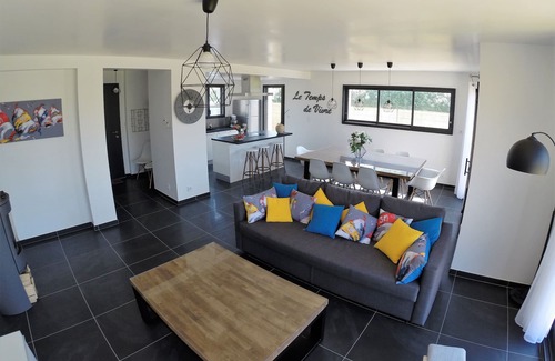 Brignogan-Plage Villa | Comfortable Villa "Le Temps de Vivre" with kayak and paddles 300 m from the beaches