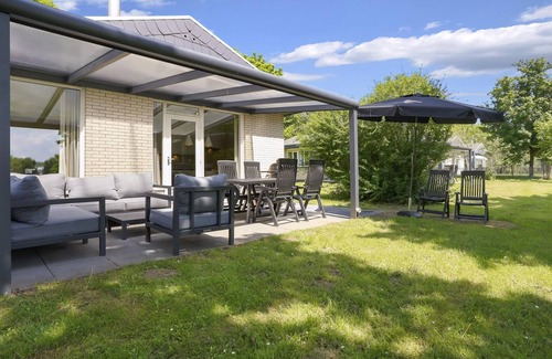 Kell am See House | Comfort 6-person bungalow in the holiday park Landal Hochwald