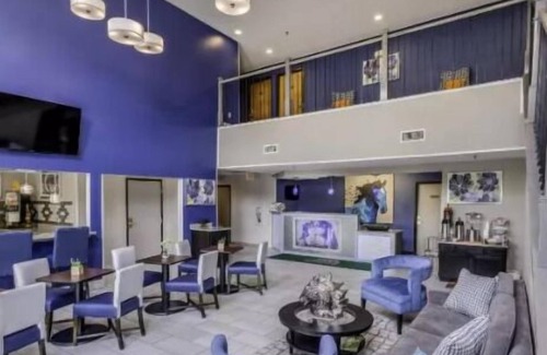 Lexington Resort | Comfort and Convenience! Free Breakfast, Free Parking, Close to Loudoun House