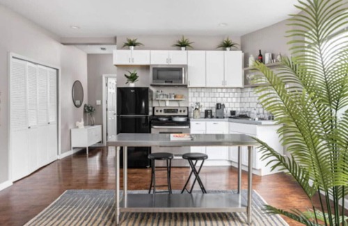 Near Northside House | Comfort and Cozy 1BR Getaway, WiFi, BBQ