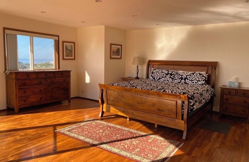 Maunalani Heights House | Comfort and Elegance with stunning views of Diamond Head
