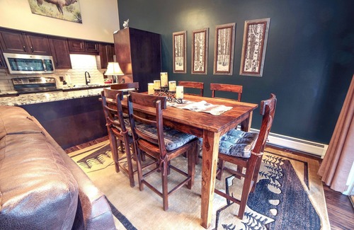 Estes Park Condo | Comfort and Style in this Riverside Condo