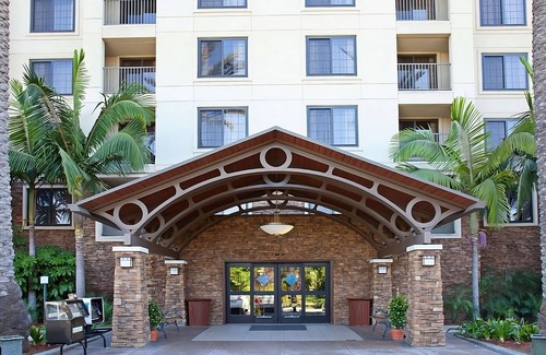 Anaheim Resort Hotel | Comfort & Convenience: Budget Friendly Suite w/1BR & Kitchen - Free Breakfast