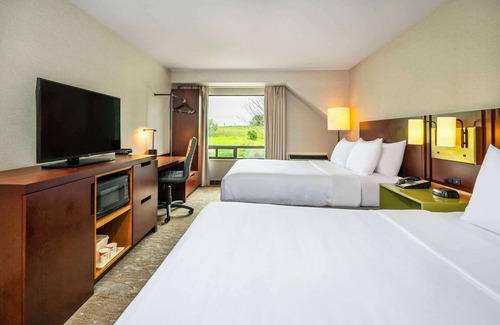 York Regional Municipality Hotel | Comfort Inn Newmarket