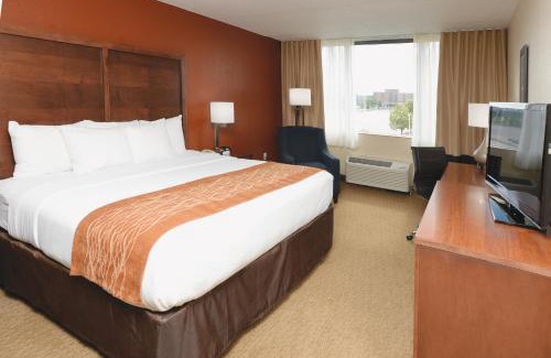 Downtown Des Moines Hotel | Comfort Inn & Suites Event Center