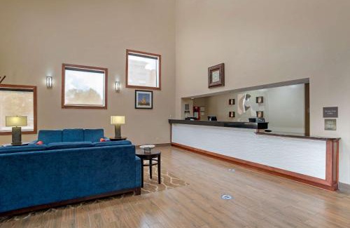 Highlands - Perkins Hotel | Comfort Inn University Area