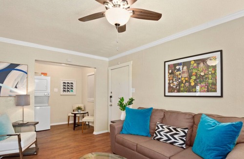Cherrywood Apartment | Comfort Meets Culture in the Heart of Austin | 2BD