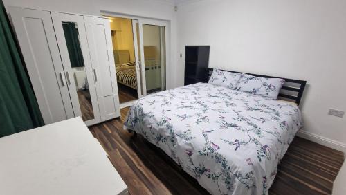 Windsor House | Comfort Sleep - Rooms with shared facilities