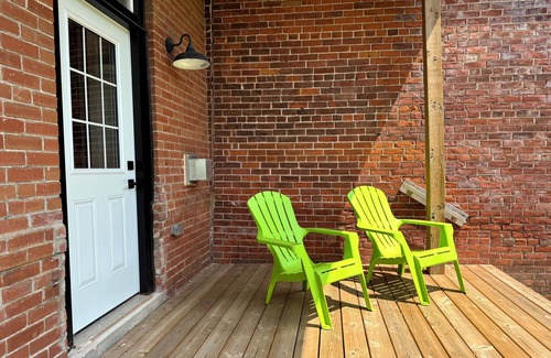 Burk's Falls Apartment | Comfort Stay–2B1B @ Burk’s Falls