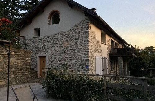Saint-Pierre-d'Albigny House | Comfortable gite for couples