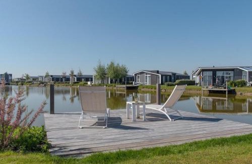 Wemeldinge House | Comfortabel en modern ingericht huis met uitzicht op het meer 46