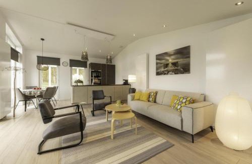 Wemeldinge House | Comfortabel en modern ingericht huis met mooi uitzicht op het landschap en het bos 89