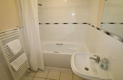 Bracknell Apartment | Comfortable 2 Bedroom Apartment in Bracknell