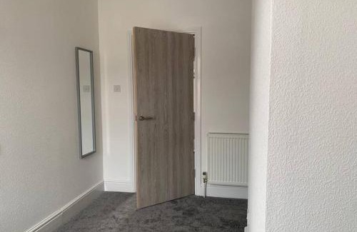 Erdington Apartment | Comfortable 2 bedroom Apartment 7 Minute Walk to Train Station