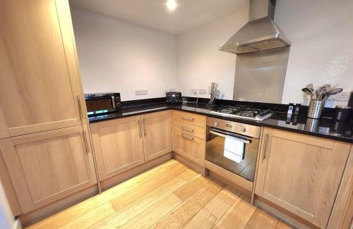 Stockwell Apartment | Comfortable 2BR Flat - 1 Min to Tube, Sleeps 6