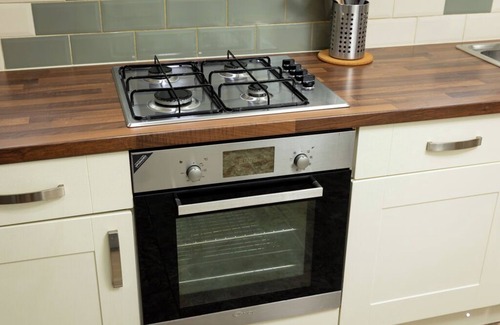 Chapeltown House | Comfortable 3-Bedroom Leeds Beach House - Ideal for Work Stays with Parking