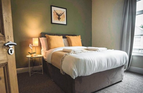 Coventry Hotel | Comfortable 3-bed House in the Heart of Coventry