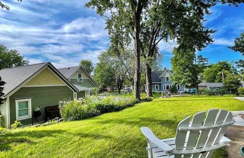 Hudson House | Comfortable 3-bedroom vintage house with WiFi in downtown Hudson