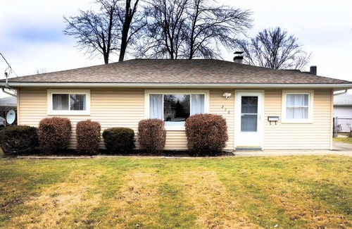 Berea House | Comfortable 3BR Home|Garage in Berea Sleeps to 6!