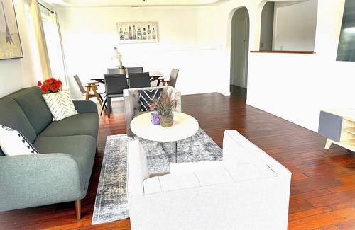 South Sundale House | Comfortable 3Br home in Fremont with AC/Free Parking