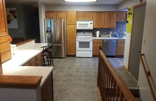 Lincoln House | Comfortable 3BR home in SW Lincoln. Close to downtown! Self Check In, sleeps 8