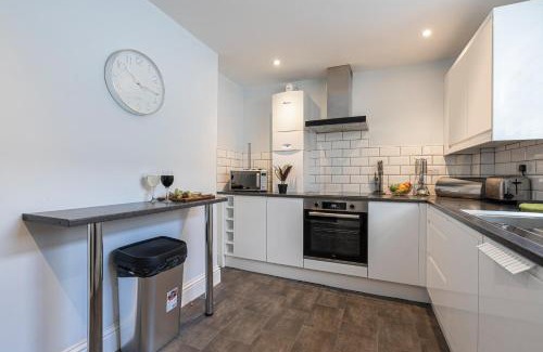 Plymouth Apartment | Comfortable 4-bed Townhouse by Plymouth Hoe