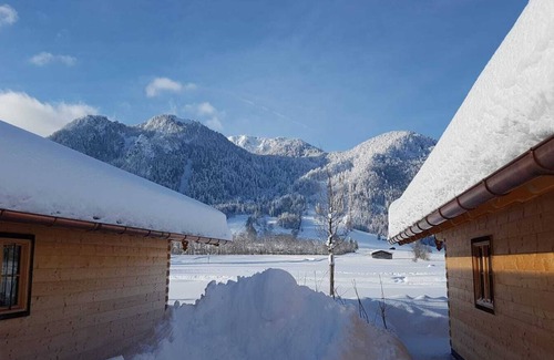 Lenggries Ski Chalet | Comfortable alpine chalet with fantastic mountain views and separate children's room