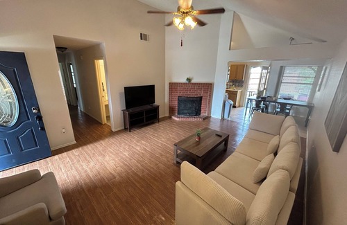 Frisco House | Comfortable and Cozy 3-bedroom house in vibrant Frisco