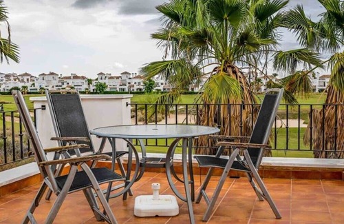 Roldan House | Comfortable and Spacious Townhouse - LA188LT