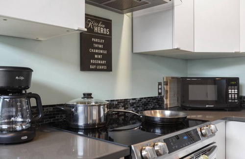 Old Town North Apartment | Comfortable and fully loaded apartment walking distance to Old Town.