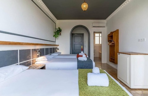 la Vila de Gracia Hotel | Comfortable and spacious bedrooms with everything you need for a memorable stay!