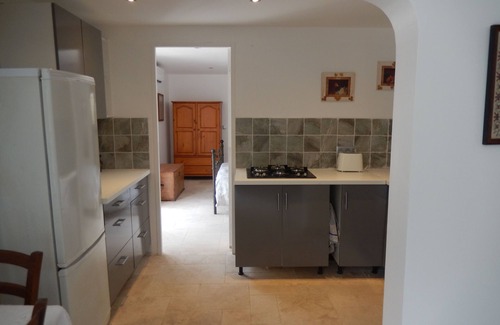 Lorgues Apartment | Comfortable and stylish poolside apartment in Lorgues