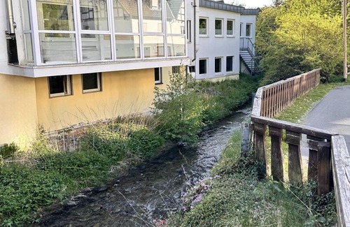 Zueschen Apartment | Comfortable and versatile room -perfect for relaxation, work and exchange
