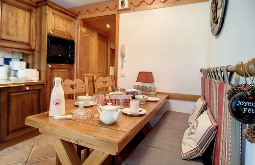 Reberty Apartment | Comfortable apartment close to slopes with balcony, pool, parking