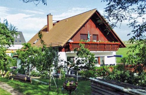 Obernaundorf Apartment | Comfortable apartment in Obernaundorf with shared pool, 45m²