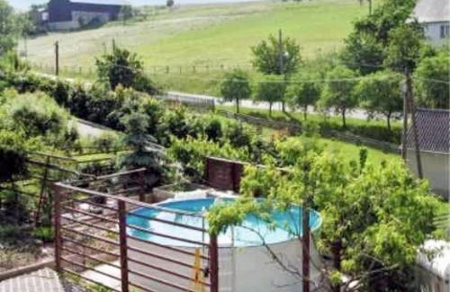 Obernaundorf Apartment | Comfortable apartment in Obernaundorf with shared pool, 45m²