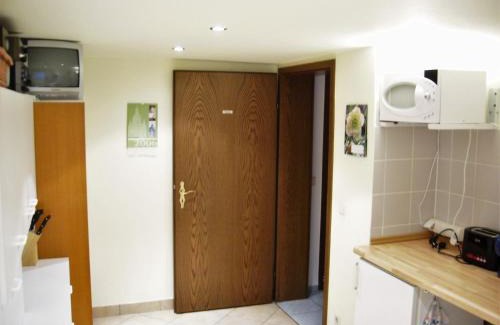 Obernaundorf Apartment | Comfortable apartment in Obernaundorf with shared pool, 45m²