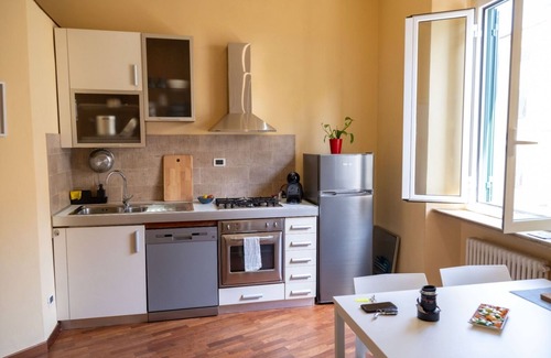 Livorno Apartment | Comfortable apartment near train station, ship boarding, central market.